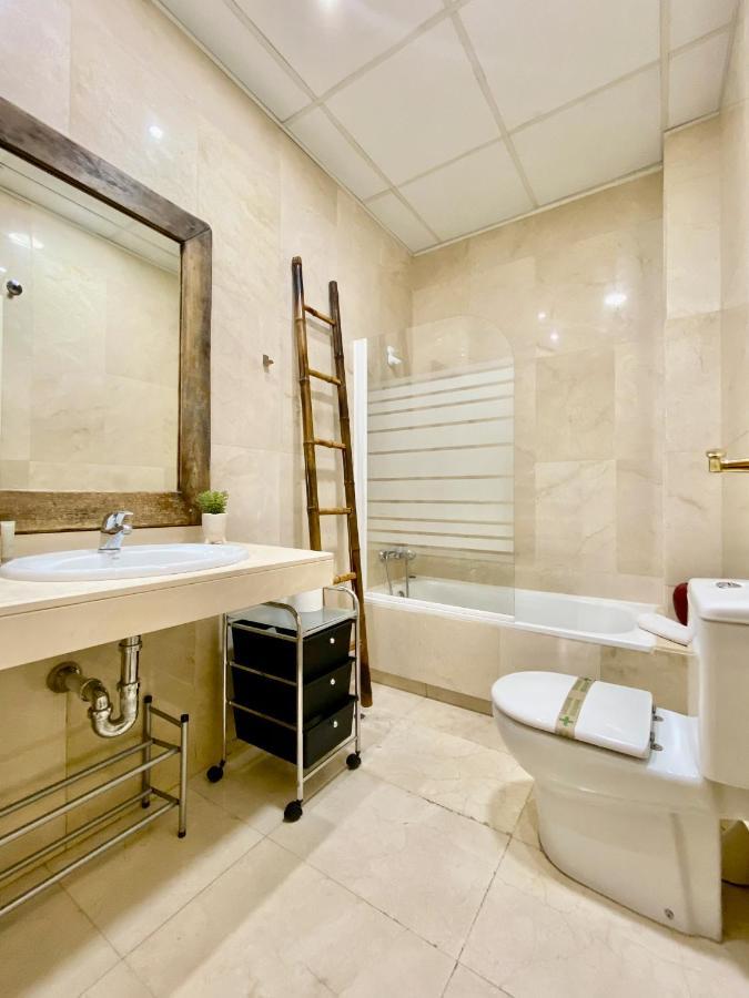Appartamento Charming Gran Via VI Madrid Esterno foto